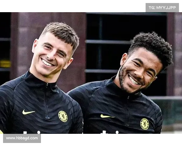 围绕坎贝尔最适合的五个打球位置解析多重战术价值展示其场上角色